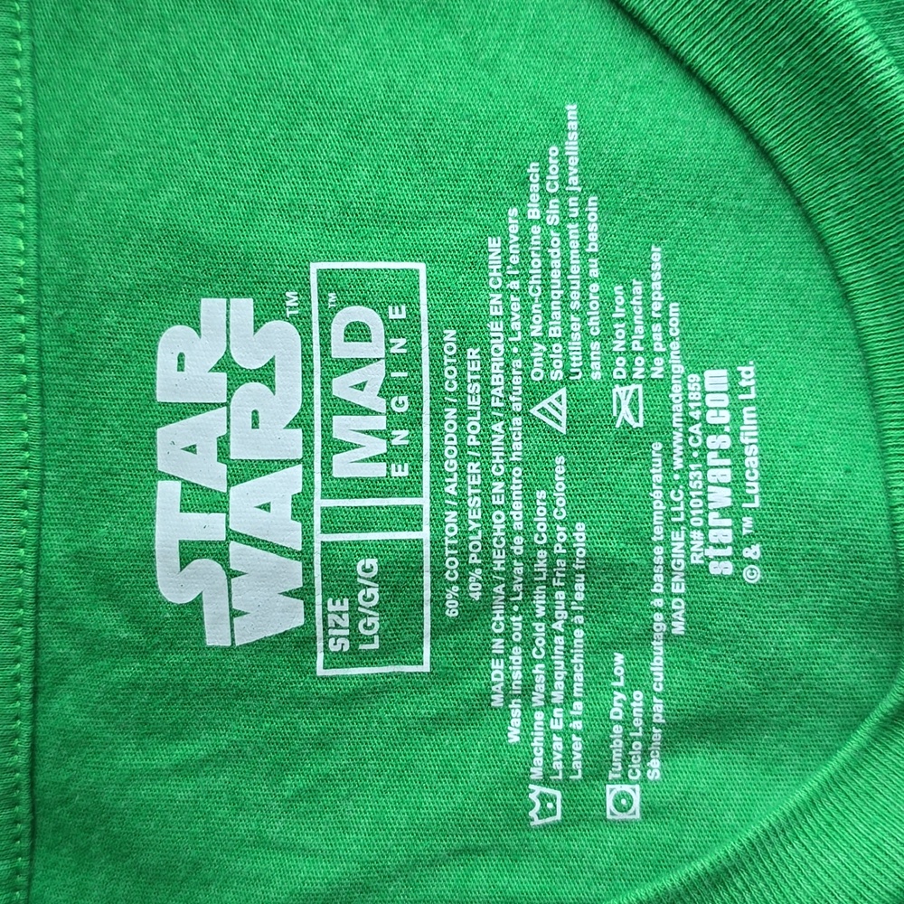 Star Wars Baby Yoda "Joy to the Galaxy" Tshirt Size L - Picture 4 of 4